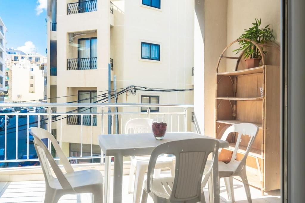 Modern Apt. Close To The Square St. Paul's Bay Exterior foto