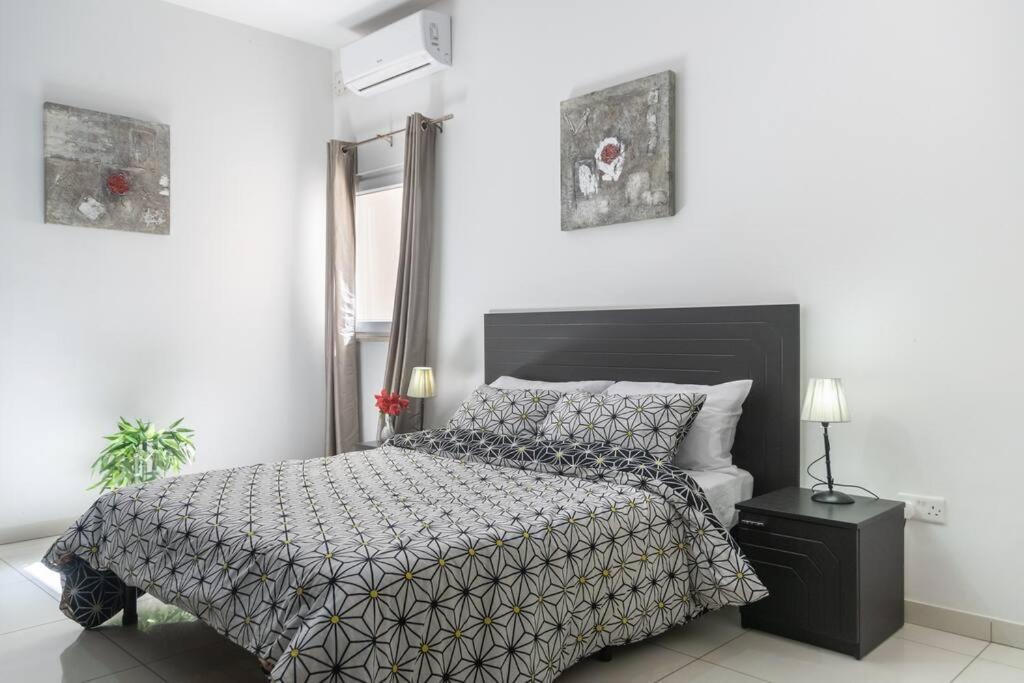 Modern Apt. Close To The Square St. Paul's Bay Exterior foto