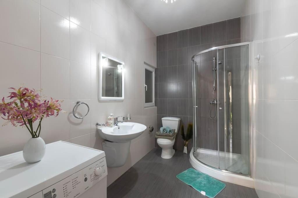 Modern Apt. Close To The Square St. Paul's Bay Exterior foto