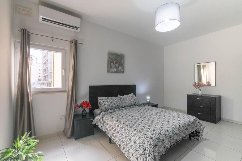 Modern Apt. Close To The Square St. Paul's Bay Exterior foto