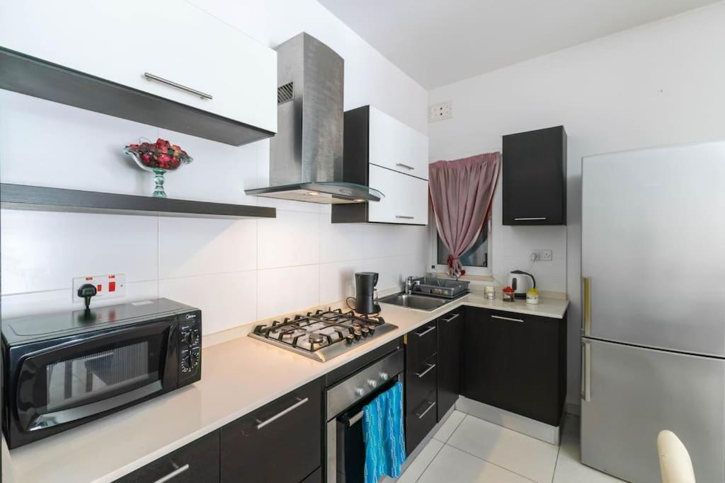 Modern Apt. Close To The Square St. Paul's Bay Exterior foto